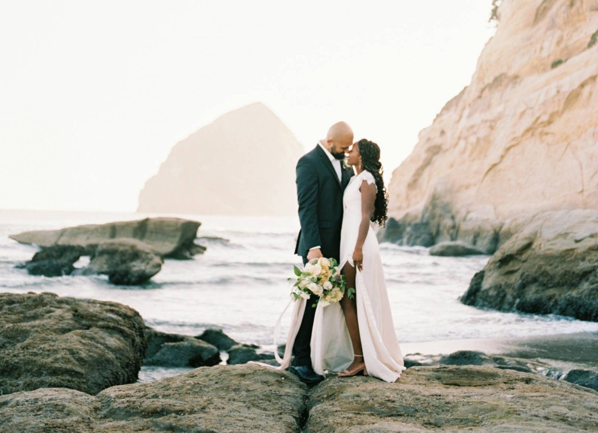 Organic Elopement inspiration on the Oregon coast