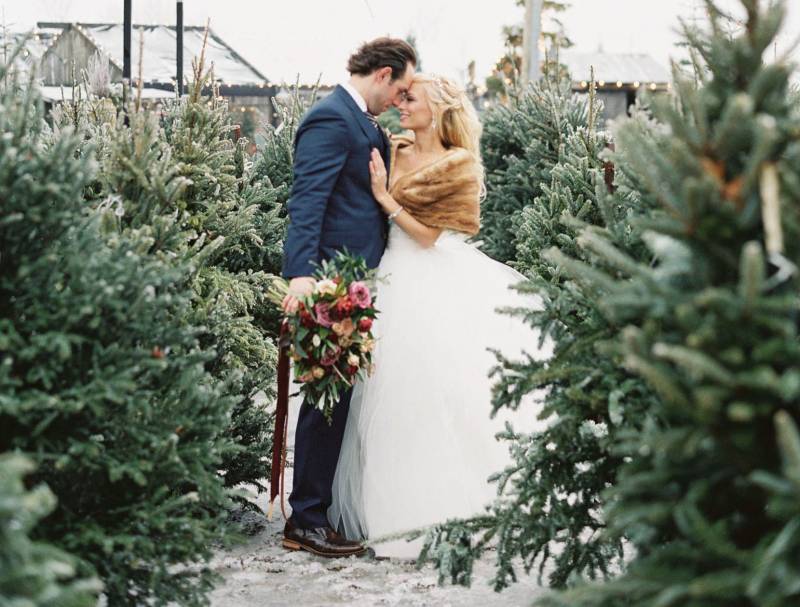 Rustic and cosy white winter wedding