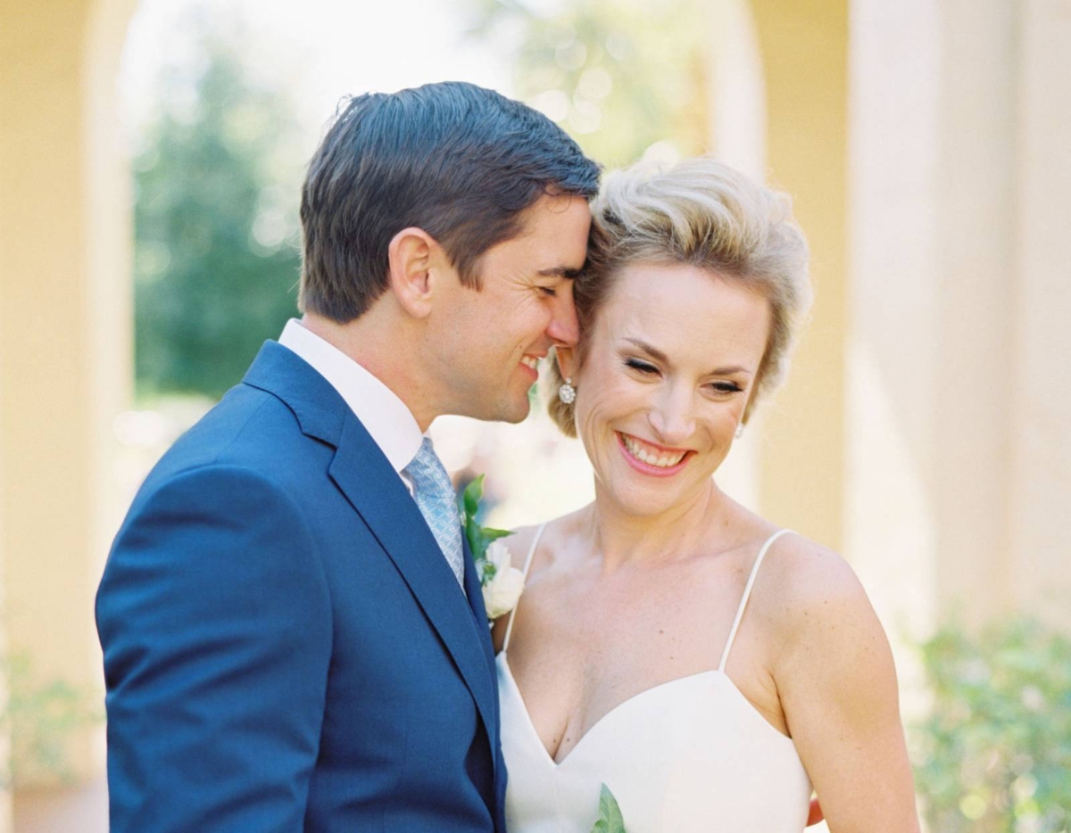 Elegant Florida backyard wedding in shades of blue