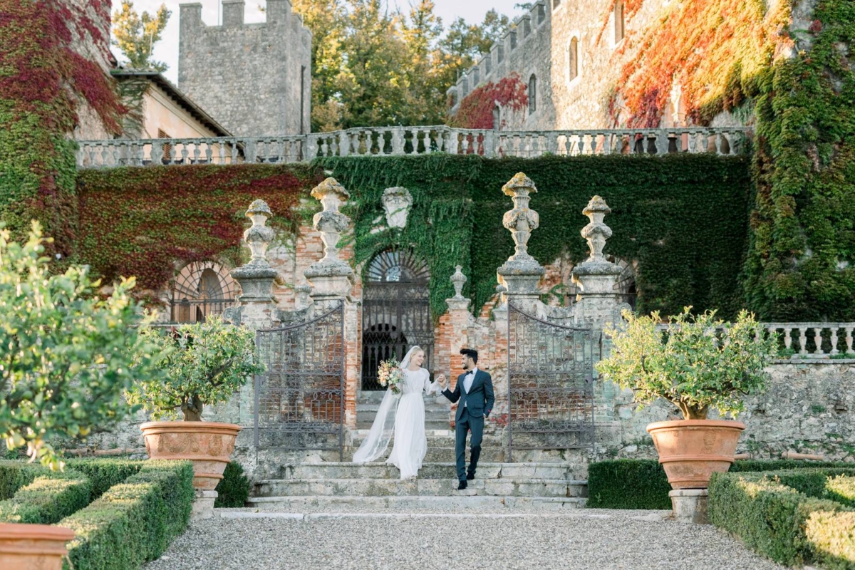 Stunning fall wedding inspiration in classical Italian gardens