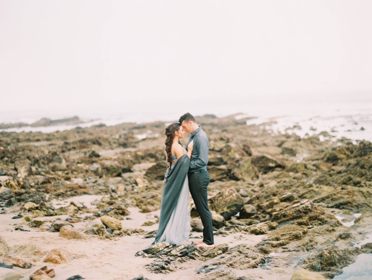 AMY GOLDING – Winter Toned Malibu Engagement Inspiration