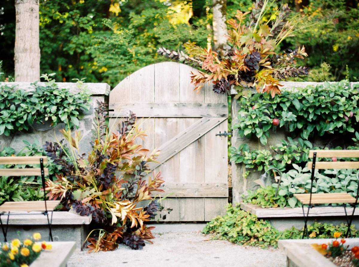 Old world charm blends with refined fall wedding details at Bella Luna Farms