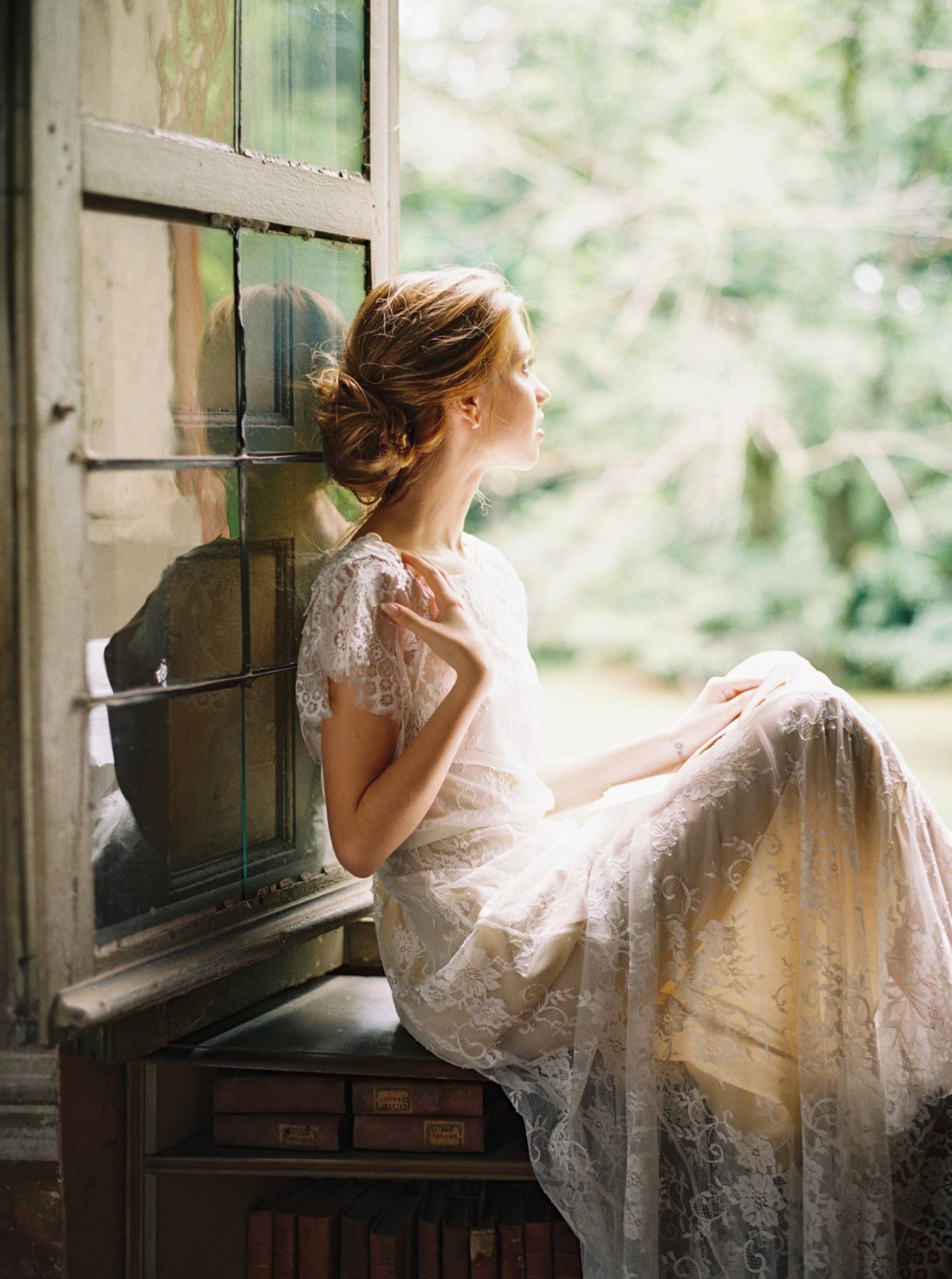 Intimate & romantic Italian bridal inspiration from the cover of Magnolia Rouge Magazine