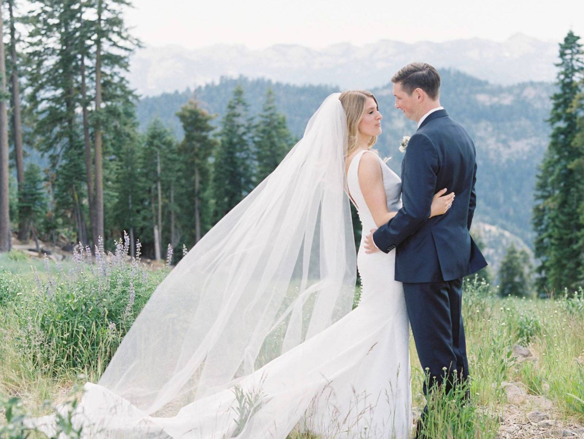 Simple & natural Lake Tahoe wedding