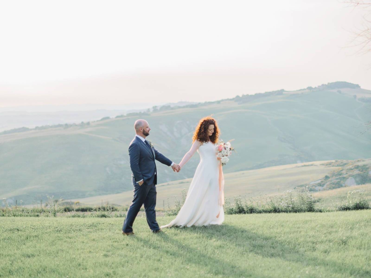 Minimalist style Tuscany destination wedding with ten guests