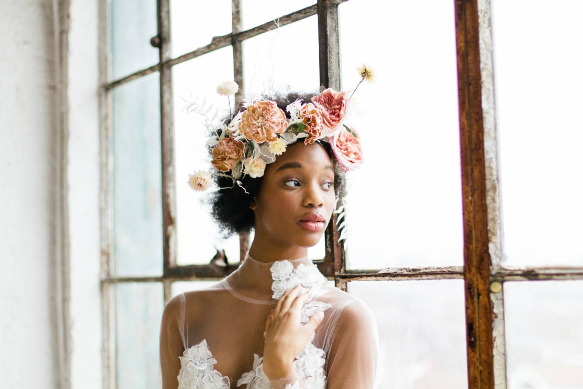 Modern wedding inspiration with stunning florals