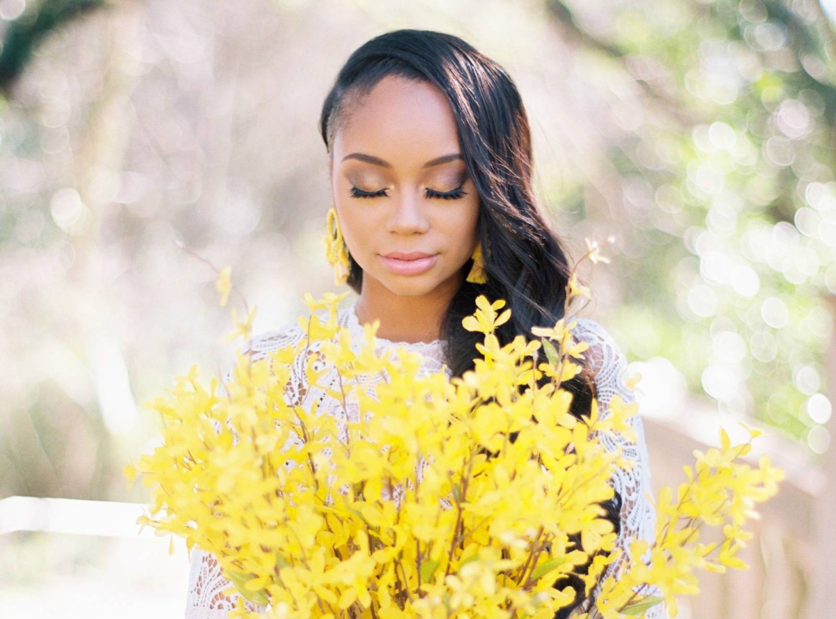 Modern & vibrant yellow wedding inspiration