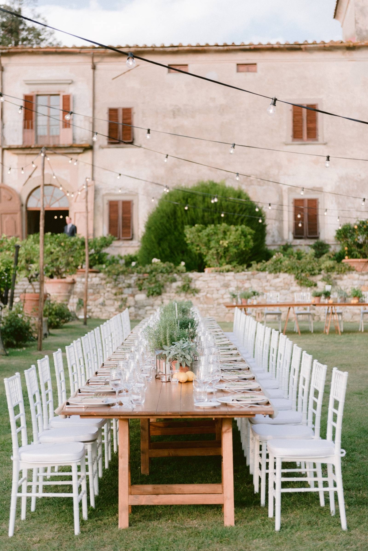 An enchanting al fresco wedding in Tuscany