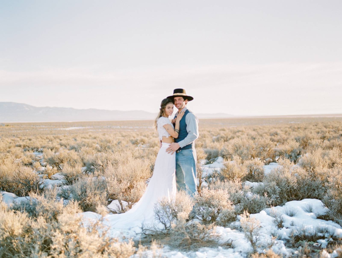 Urban Mountain-side anniversary session in Taos, New Mexico