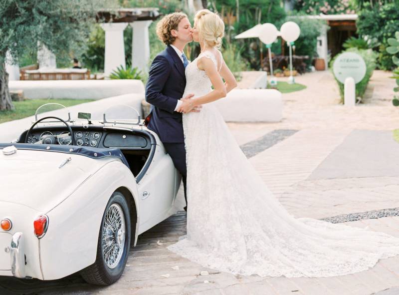 Heartwarming wedding in the Ibiza countryside