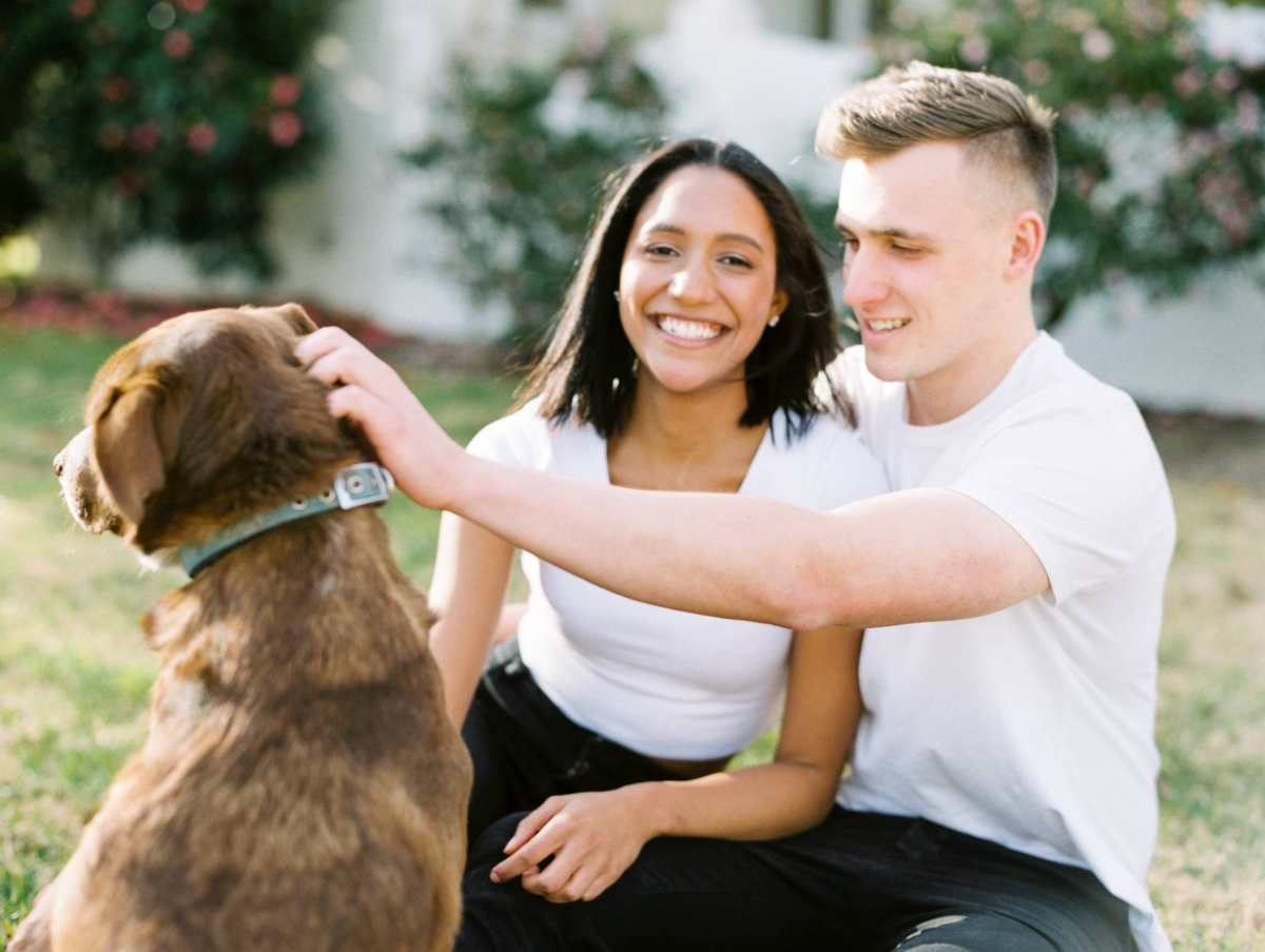 LIFESTYLE: Thoughtful and intimate at-home couples shoot