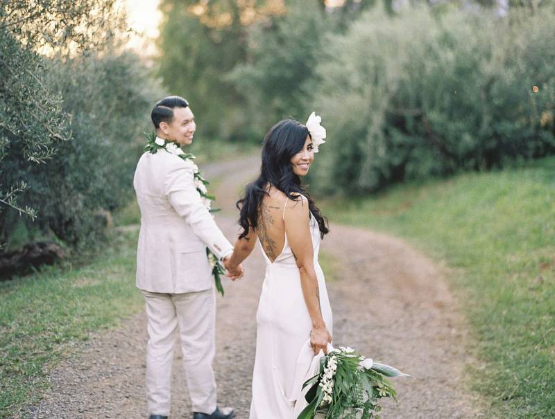 Stunning tropical destination wedding at Calasa Olive Farm, Maui