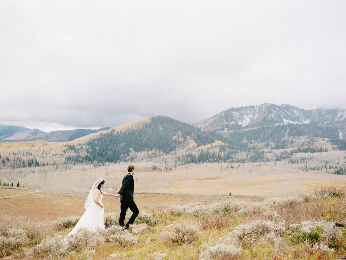 Foggy & colourful destination wedding in Park City, Utah