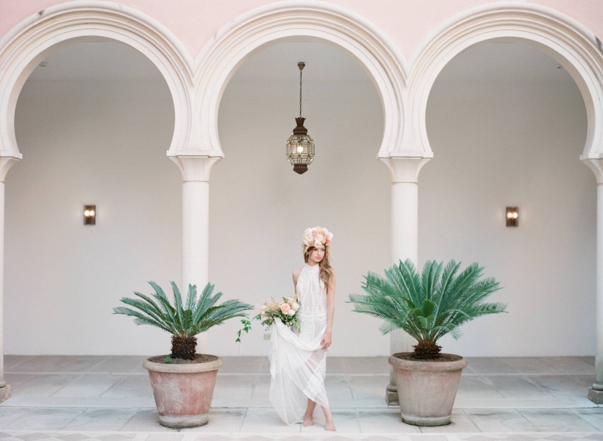 Magical sunrise bridal inspiration on the beach of Venice, Italy