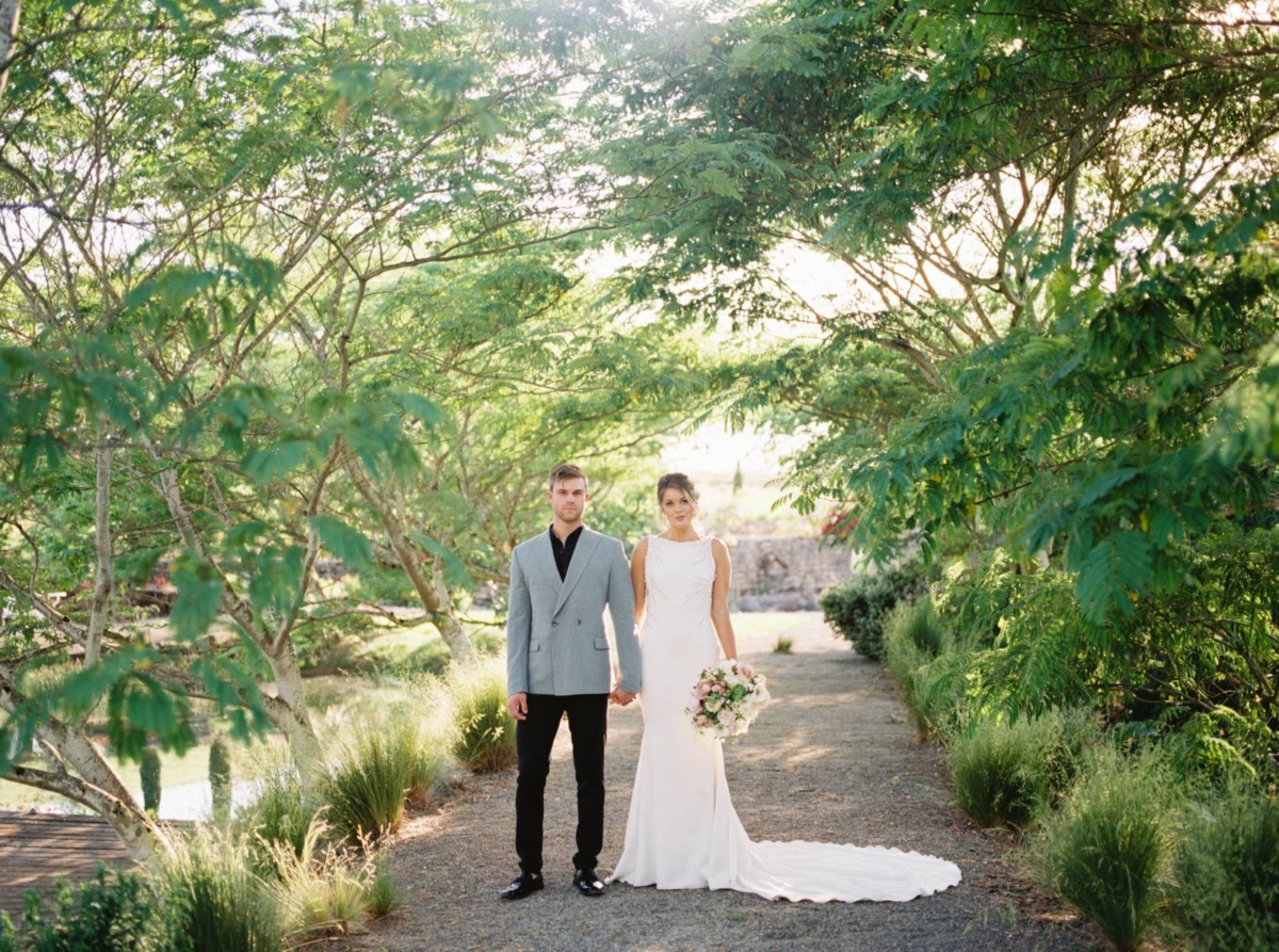 Romantic and feminine wedding shoot at Villa Catalana Cellars