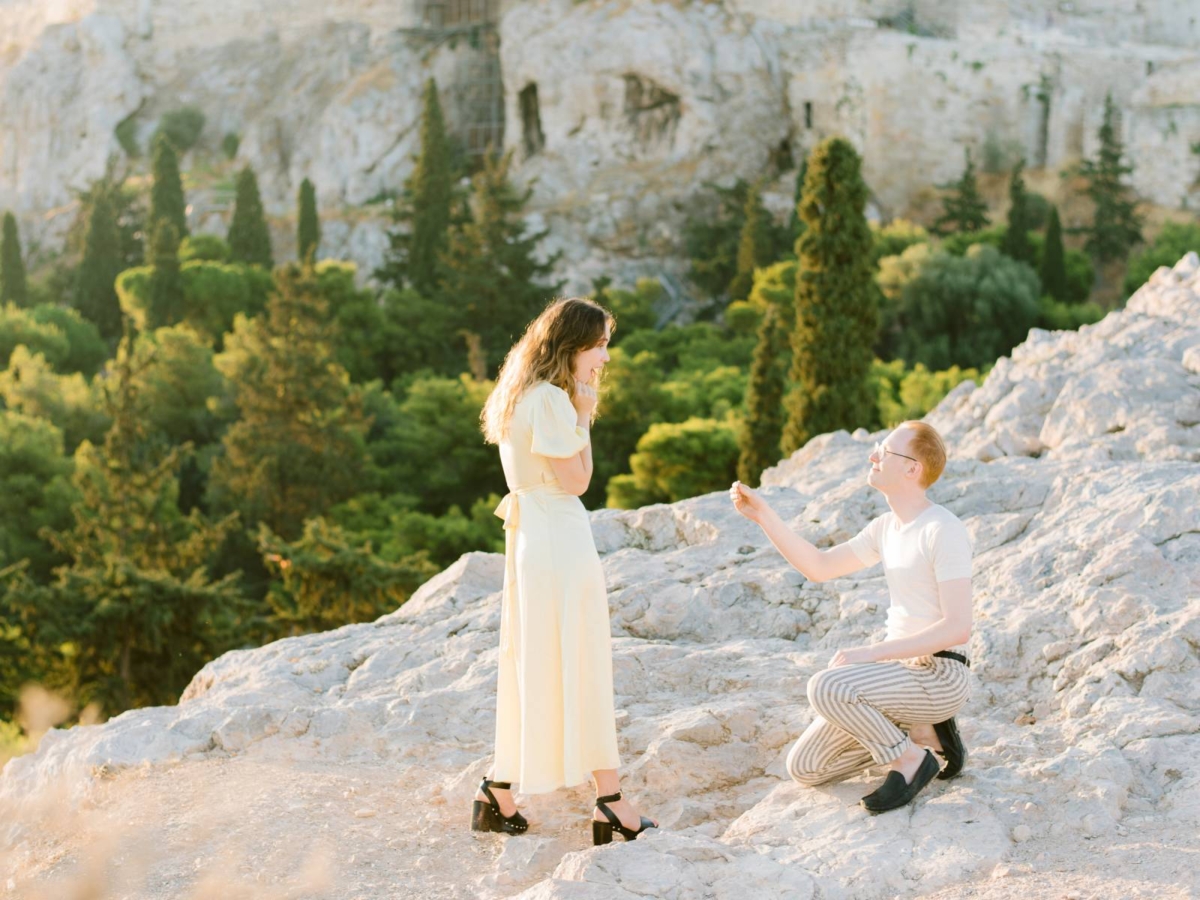 A surprise proposal in Athens with the most romantic back story