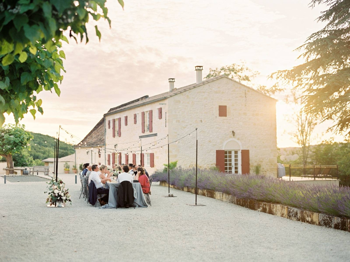 Intimate wedding in the most beautiful setting at a French Chateau