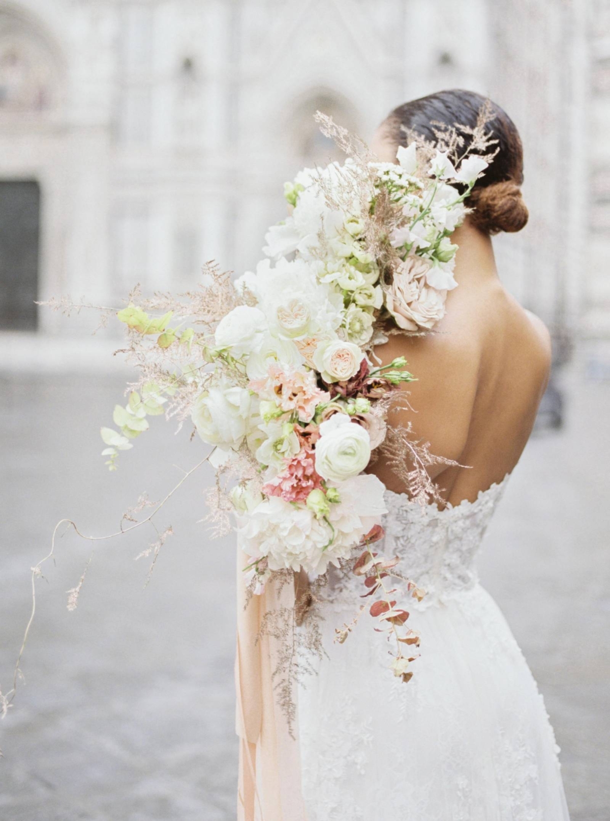 A stunning sunrise bridal amidst Florence’s most iconic sites