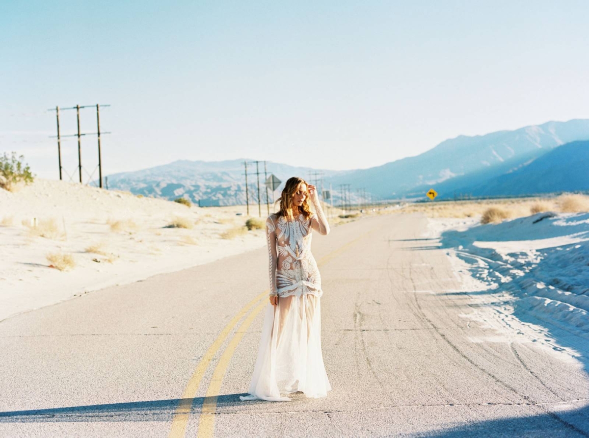 A stunning Palm Springs Desert Bridal editorial with bohemian flair