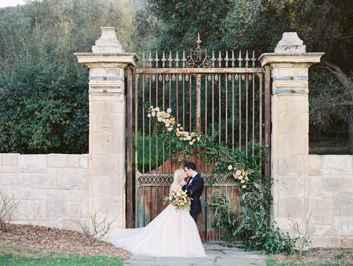 Romantic Tuscan Wedding Inspiration with Spring Florals