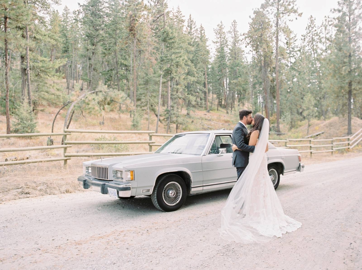 The guest of honour at this relaxed Kelowna wedding was a baby goat!