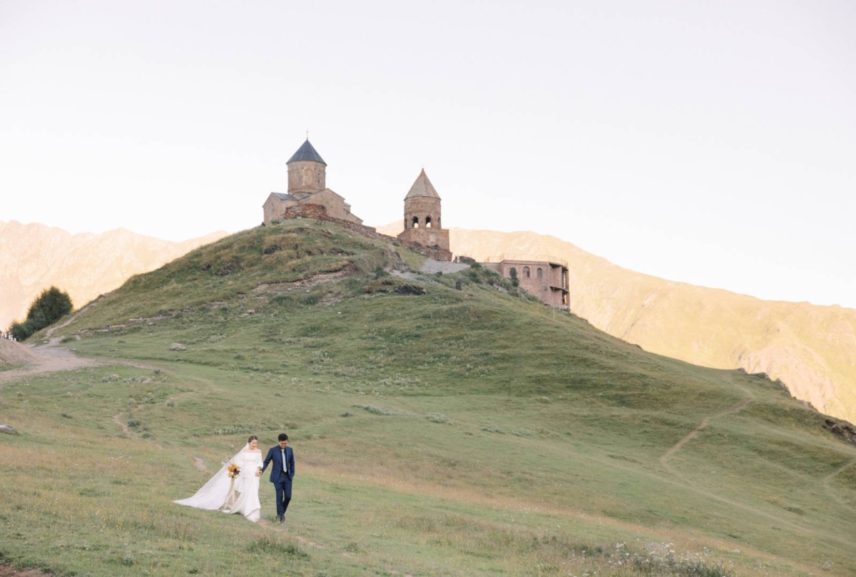 Love in the shadow of the Caucasus Mountains – a pre-wedding shoot in Georgia