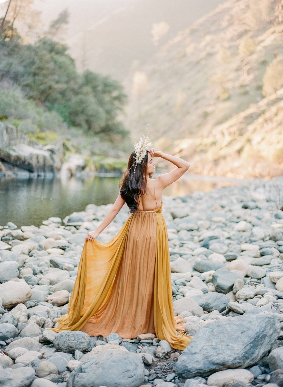 Winter bridal shoot inspired by the Yosemite landscape