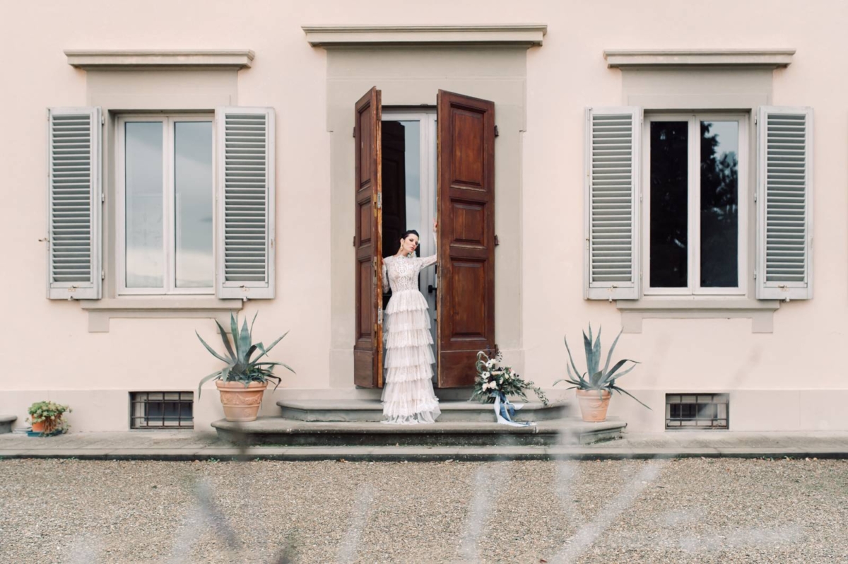 Artistic Bridal Inspiration in the Heart of Tuscany