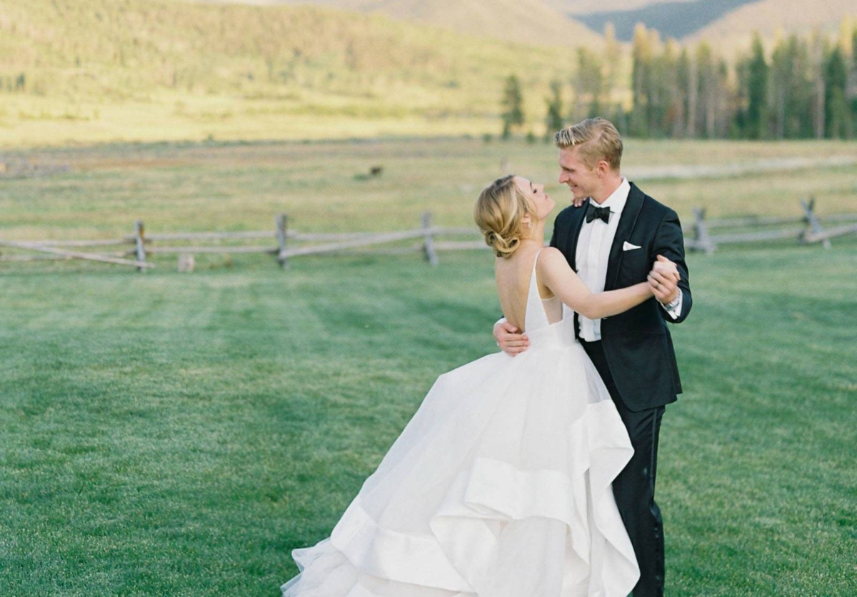 Refined rustic Colorado mountain wedding at Devils Thumb Ranch