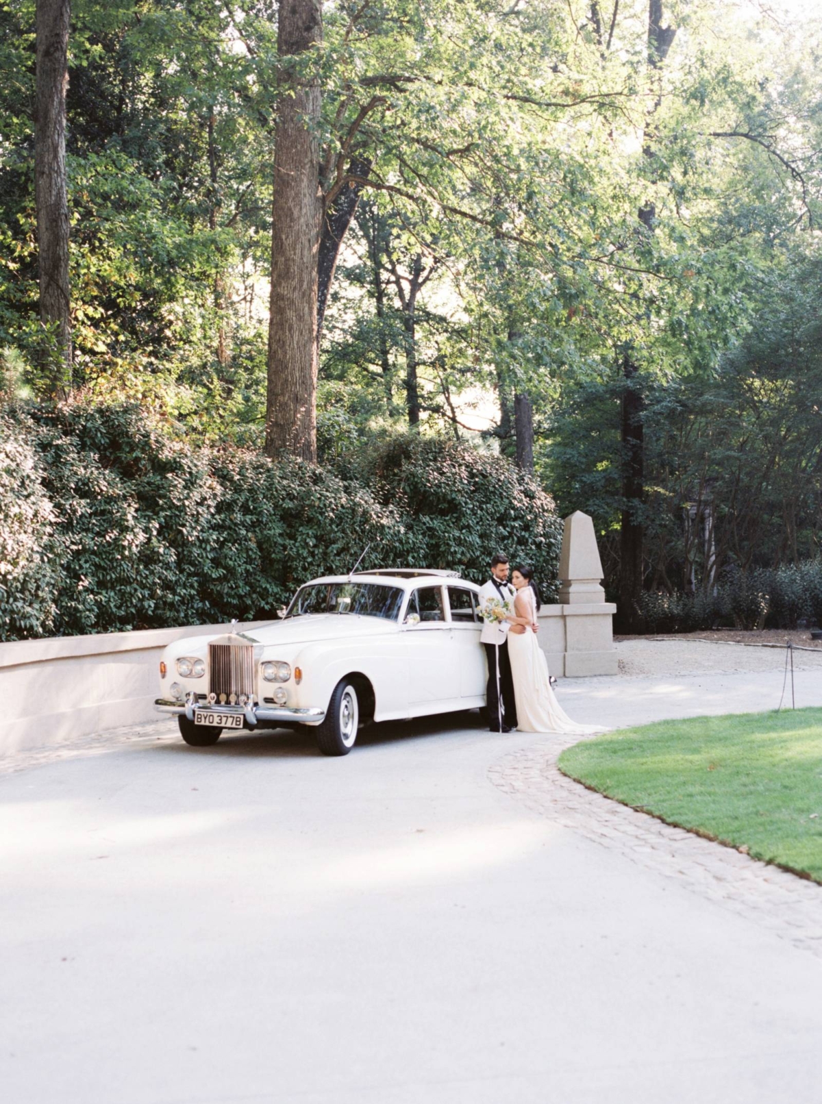 Old world meets Modern in this Elegant Southern Wedding Inspiration