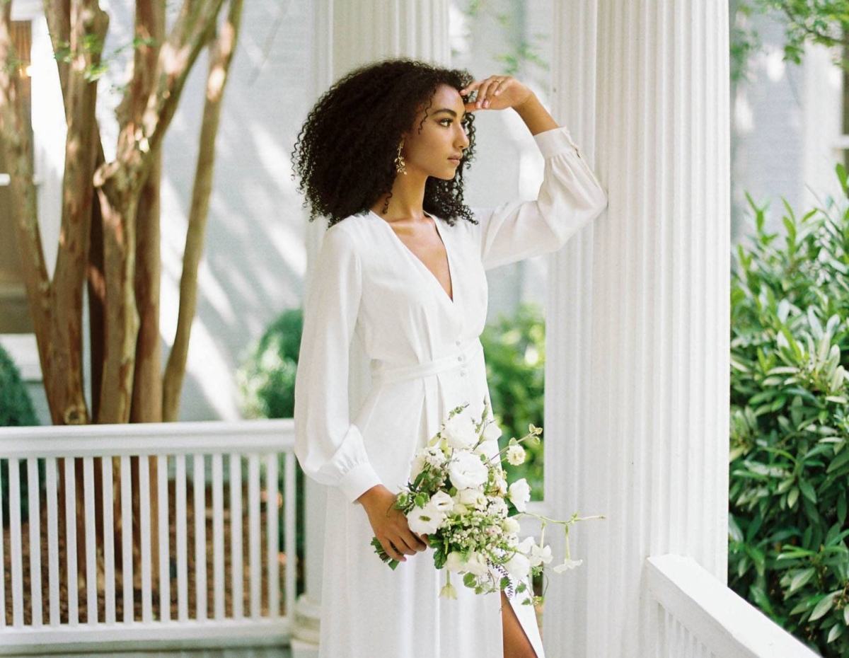 Modern botanical wedding inspiration blending stunning architecture & organic flora