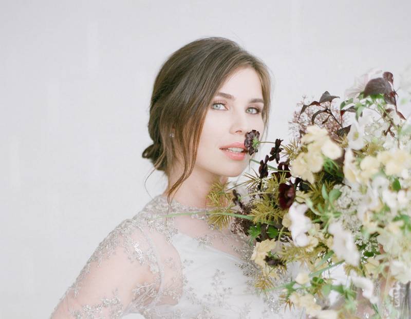 Old World meets feminine & modern minimalism in this bridal inspiration