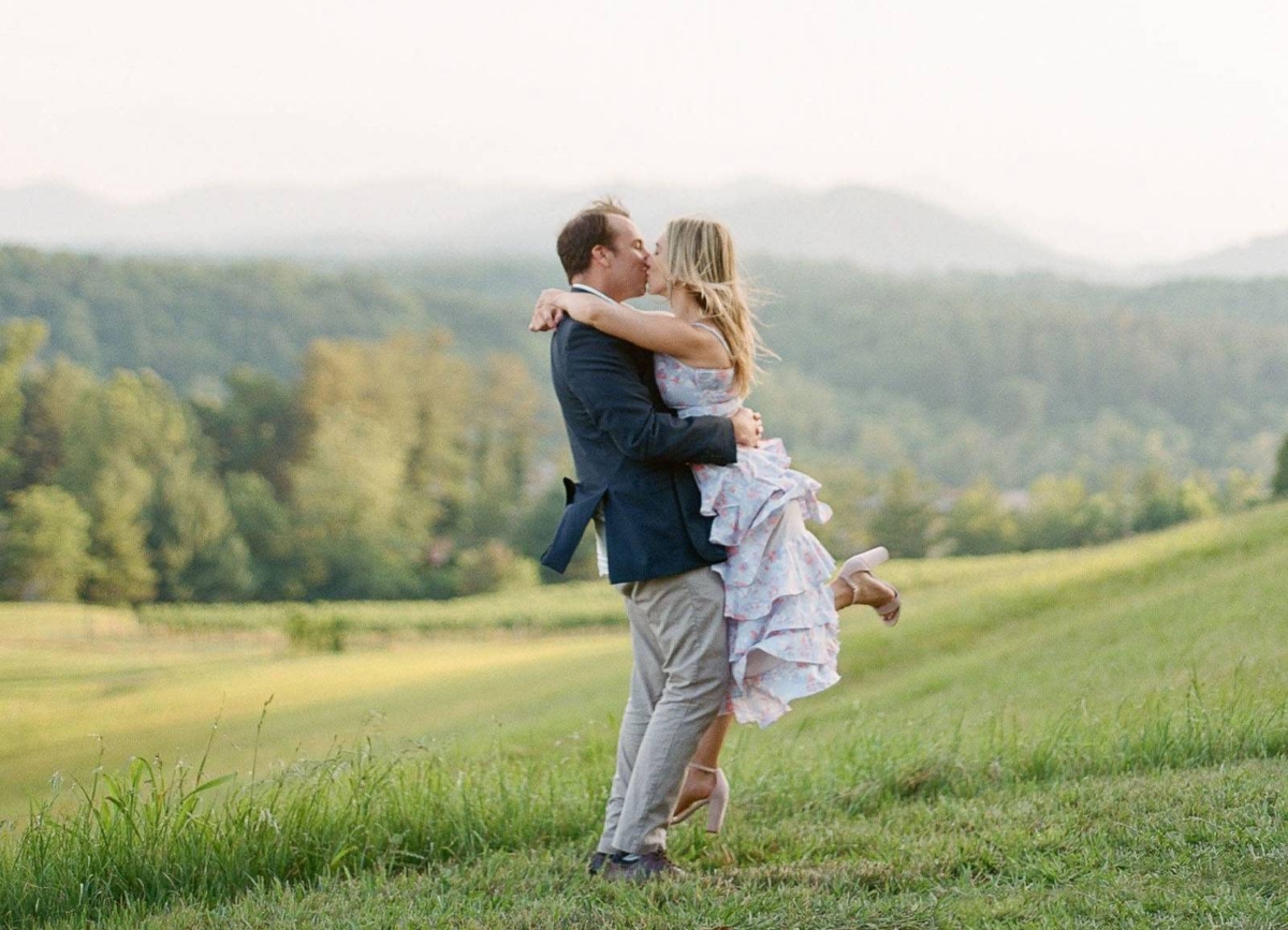 Beautiful Biltmore Estate Engagement Session