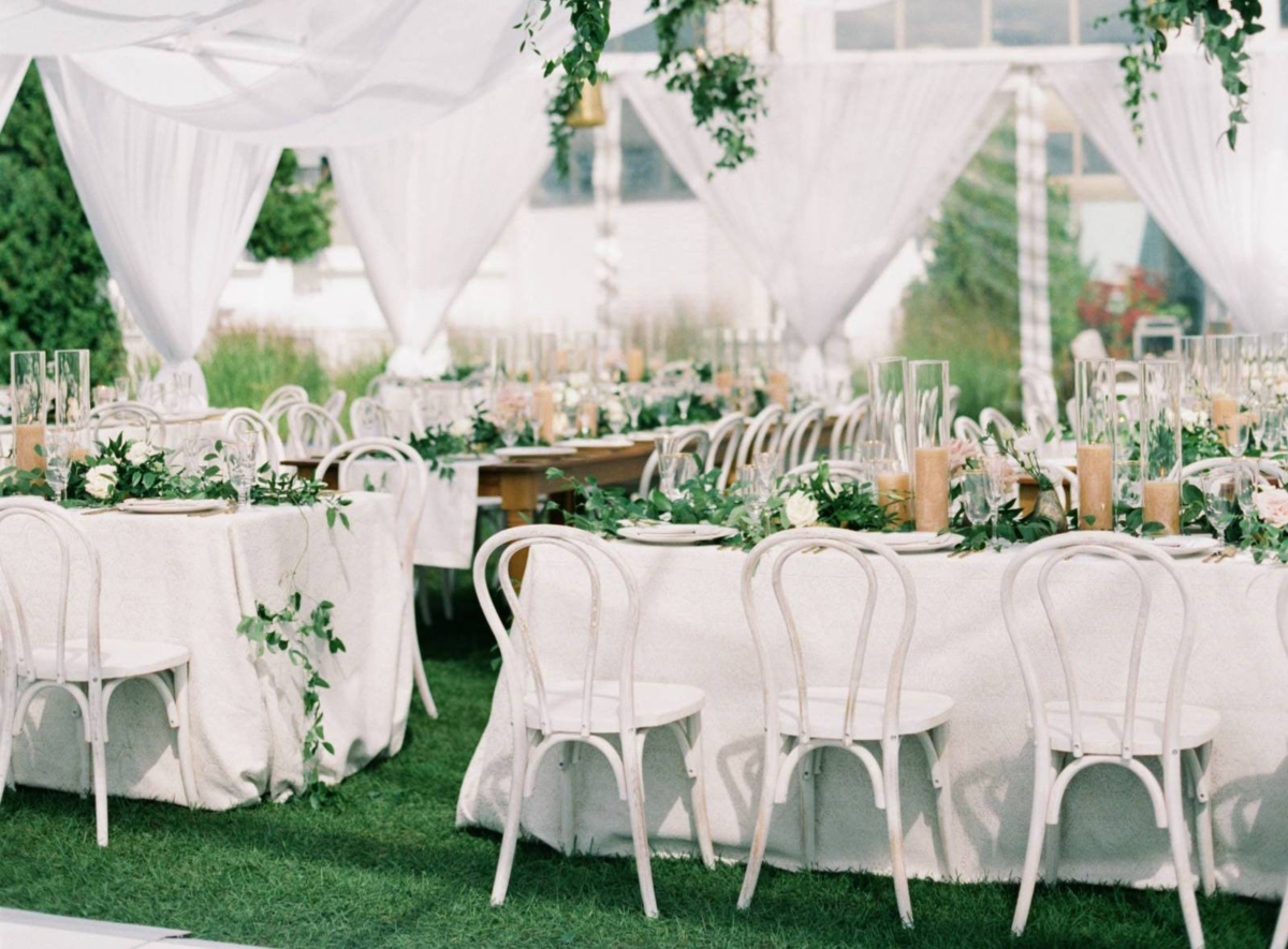 Inspired by the Michigan Summer this couple had to deal with a very last minute ceremony change