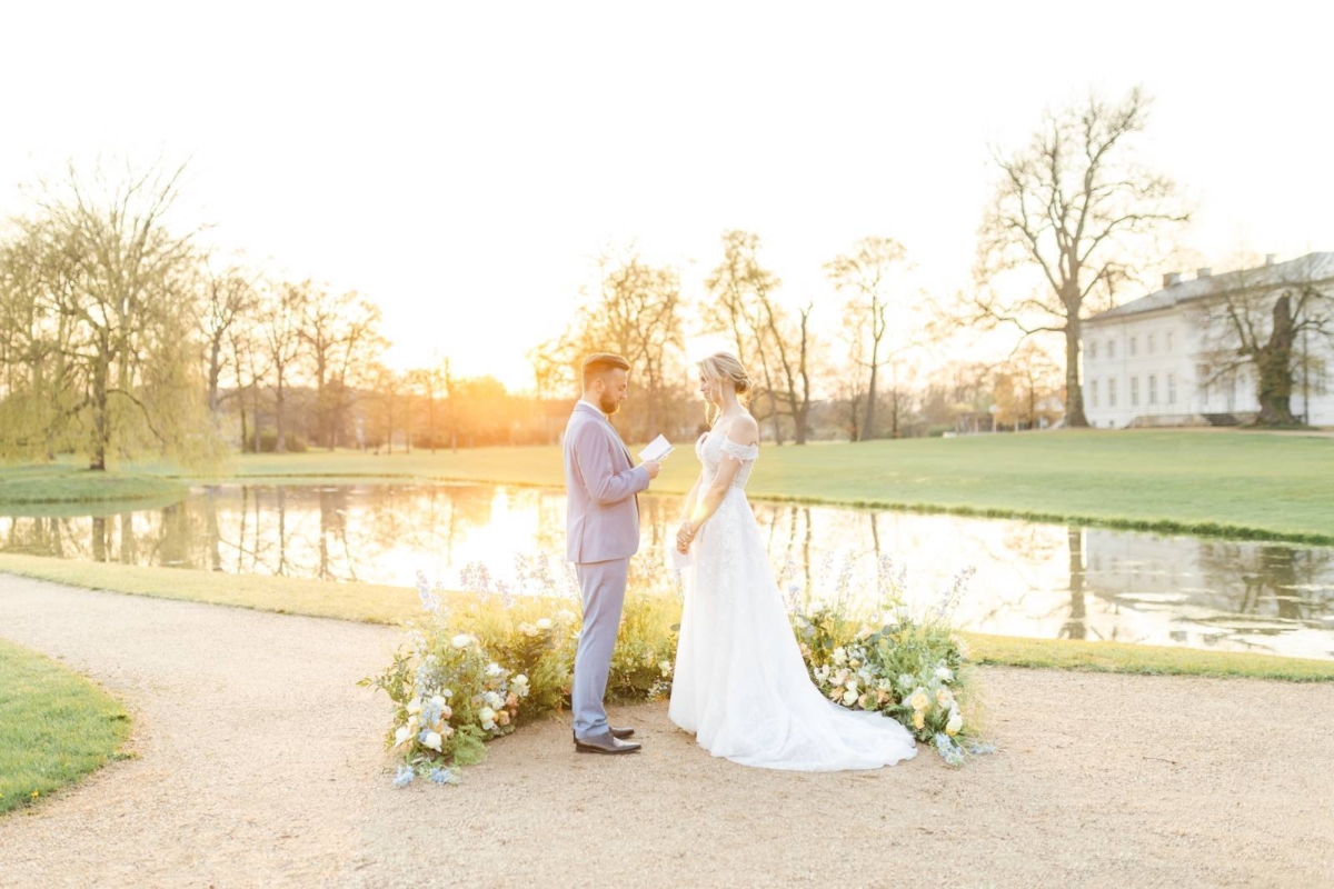 Stunning sunset wedding inspiration at a German castle