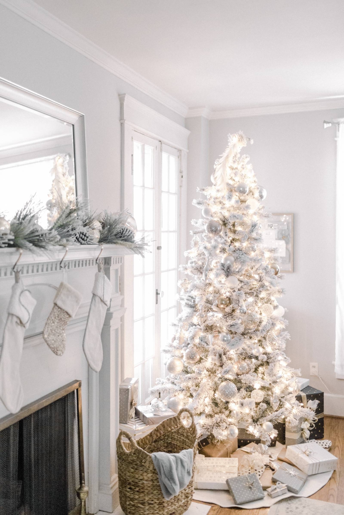 LIFESTYLE: Holiday decorating ideas in a neutral snowy palette