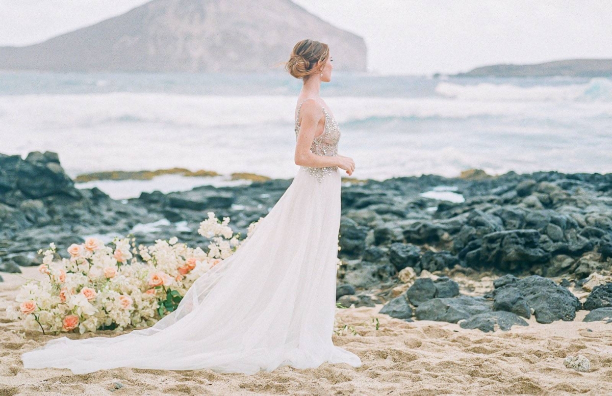 Hawaii coastal bridal inspiration