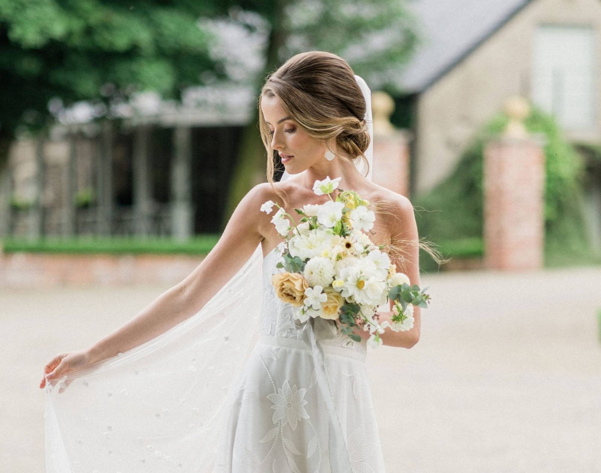 Elegant blue and yellow wedding inspiration from Ireland