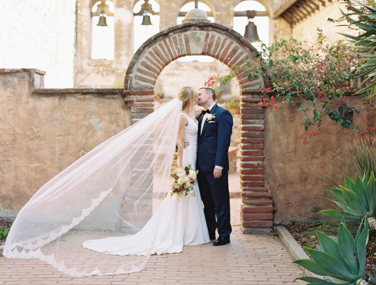 Destination Garden Wedding with a Summery Alfresco Reception