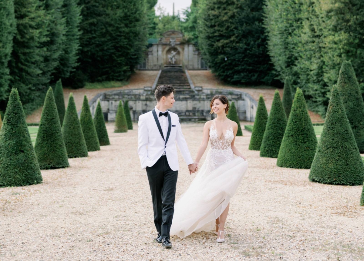 Chic elopement inspiration at Chateau de Villette