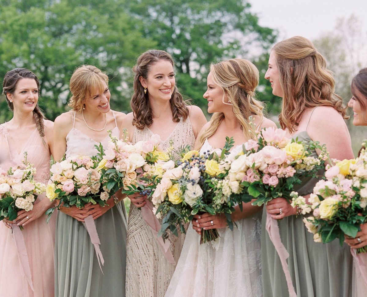 A wedding full of heavenly flowers at a modern venue in Arkansas