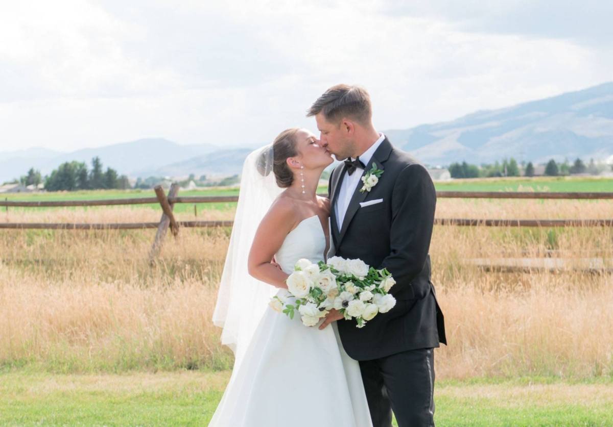 A beautiful summer wedding in the Montana mountains