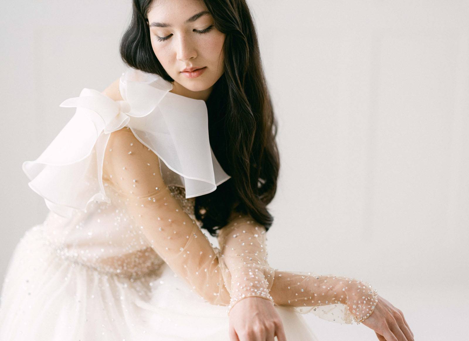 Christmas fairytale bridal inspiration in white and gold