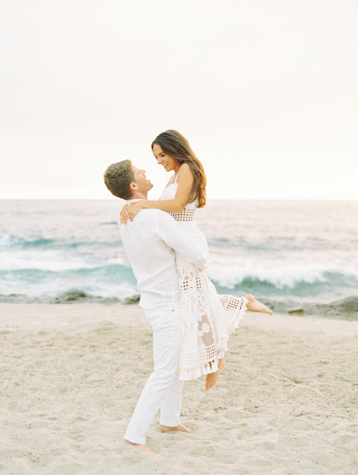 A stunning coastal backdrop in this Southern California engagement