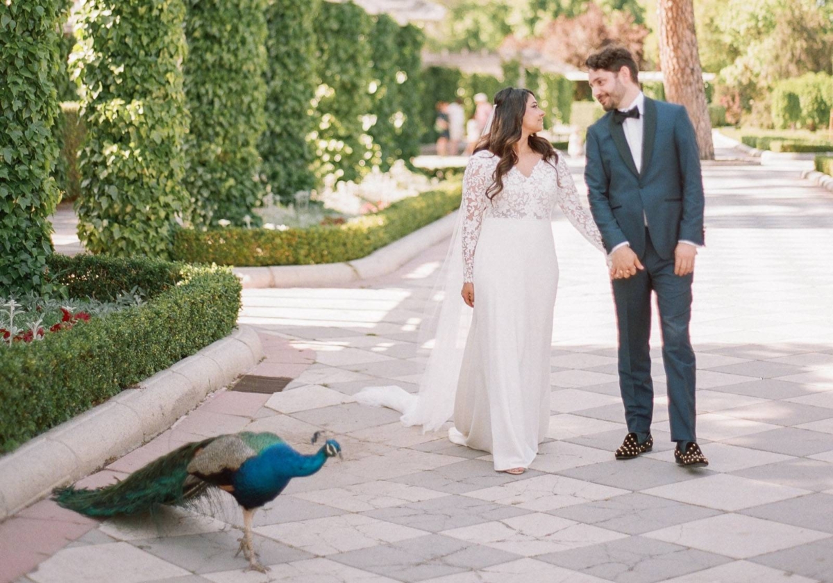 A black-tie wedding at the stunning and ornate Casino de Madrid