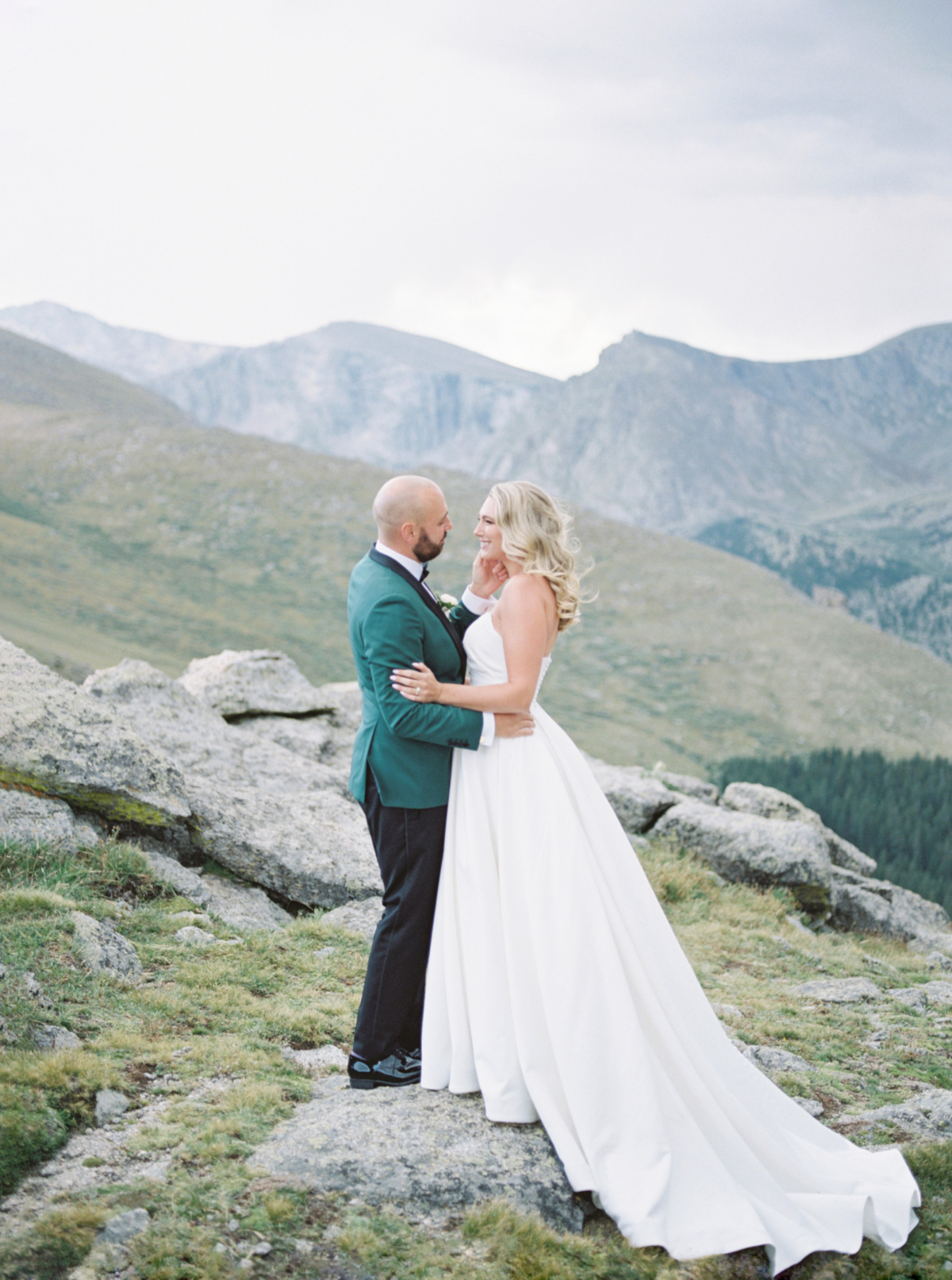 A Stunning Colorado Mountain Wedding at Blackstone Rivers Ranch