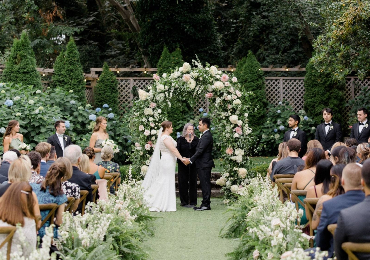 A Classic heartfelt wedding on the Seattle Waterfront