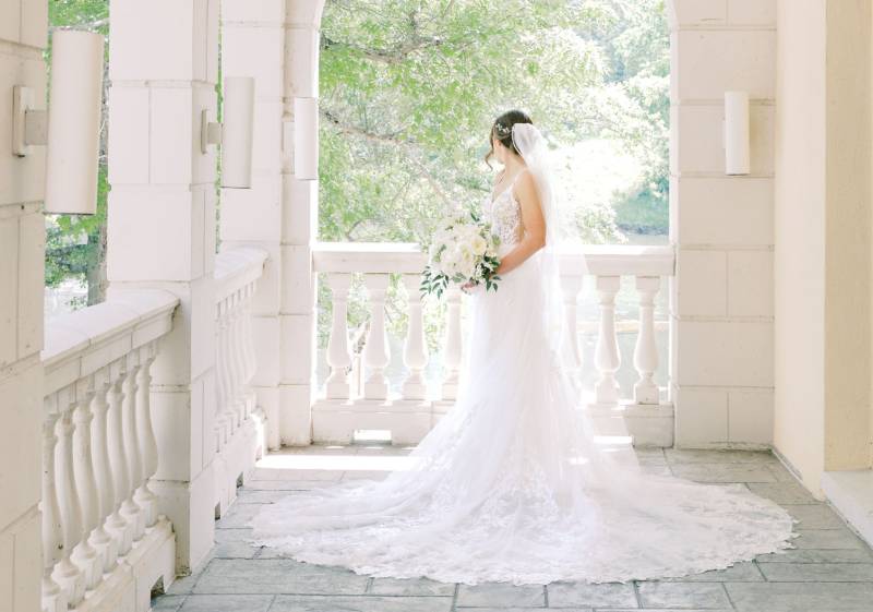 Classic elegance meets chic modern style in this Airlie Gardens wedding