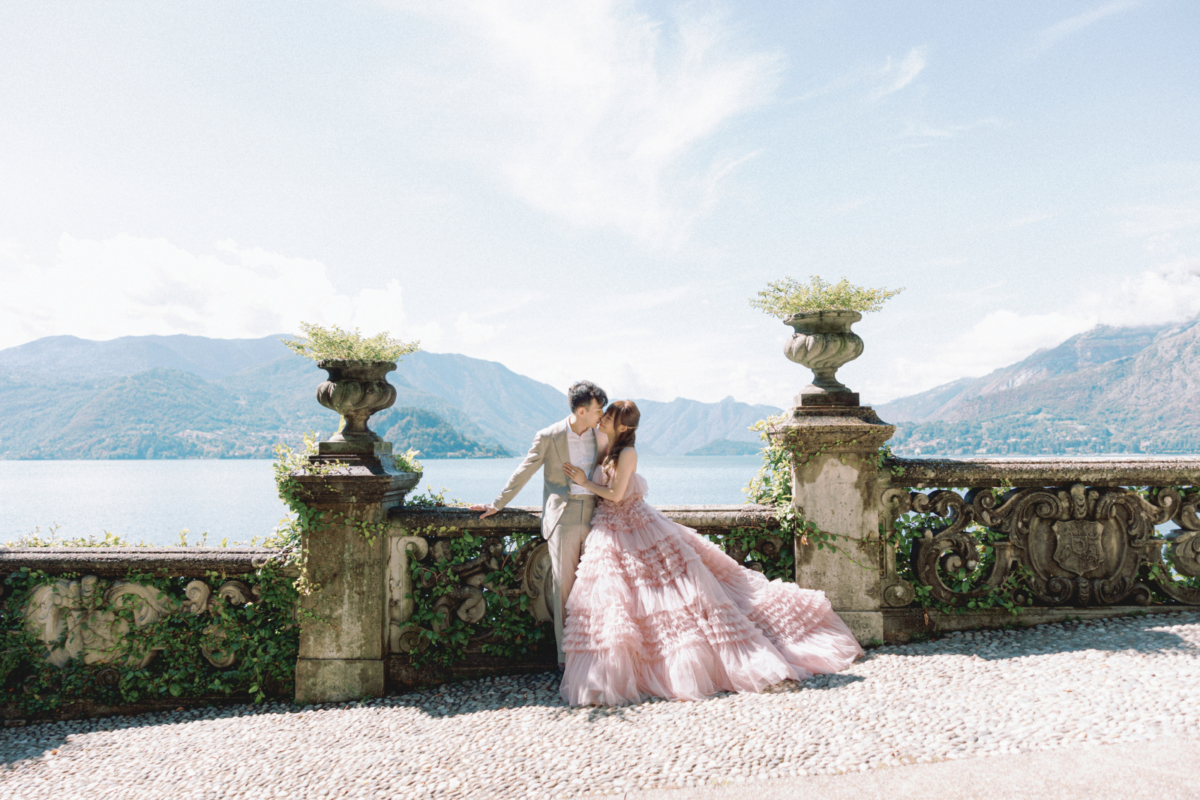 Dreamy Engagement at the beautiful Villa Monastero