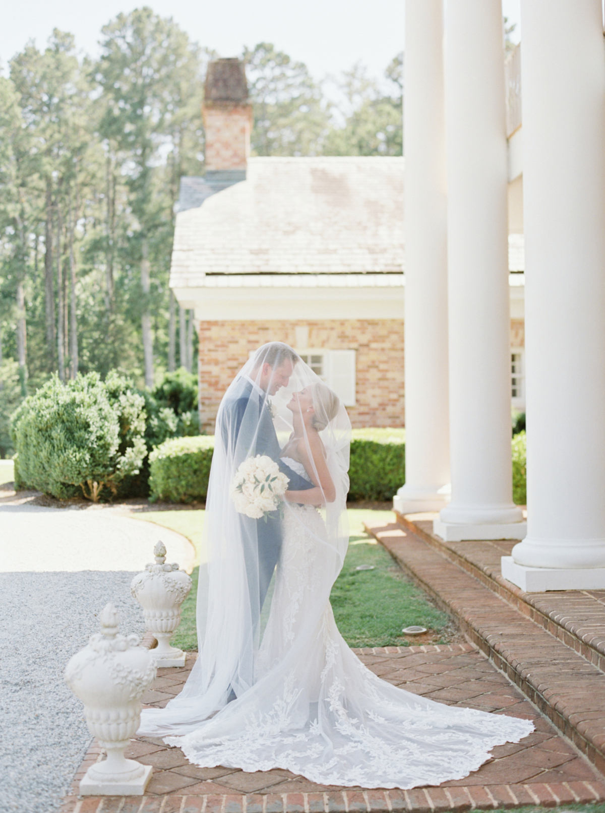 An elegant pastel Southern Estate Wedding